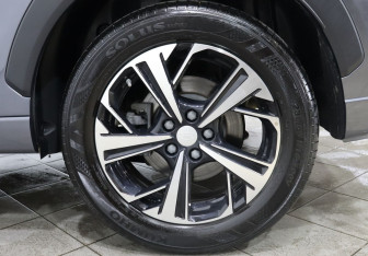 Подержанный автомобиль JAC JS6 2023 года (9 фото)