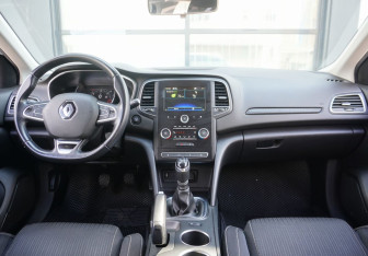 Подержанный автомобиль Renault Megane Wagon 2018 года (12 фото)