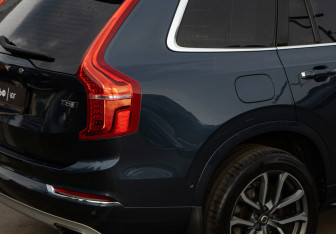 Подержанный автомобиль Volvo XC90 2018 года (23 фото)