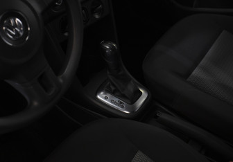 Подержанный автомобиль Volkswagen Polo Sedan 2012 года (17 фото)