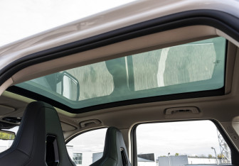 Подержанный автомобиль BMW X1 2025 года (21 фото)