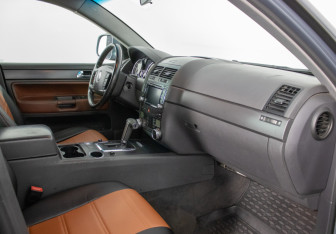 Подержанный автомобиль Volkswagen Touareg 2008 года (9 фото)