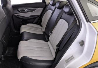 Подержанный автомобиль BAIC U5 Plus 2024 года (17 фото)