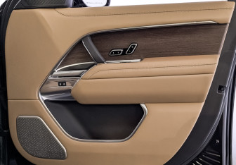 Подержанный автомобиль Land Rover Range Rover 2023 года (25 фото)