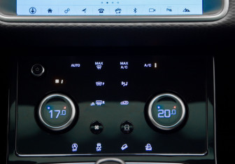 Подержанный автомобиль Land Rover Range Rover Evoque 2020 года (22 фото)