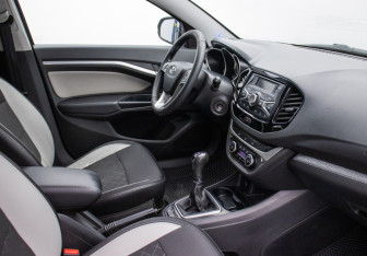 Подержанный автомобиль LADA (ВАЗ) Vesta Sedan 2019 года (10 фото)