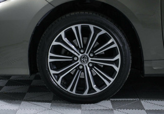 Подержанный автомобиль Toyota Corolla Sedan 2019 года (5 фото)