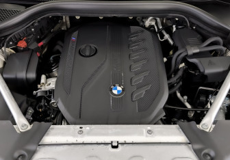 Подержанный автомобиль BMW X4 2019 года (9 фото)