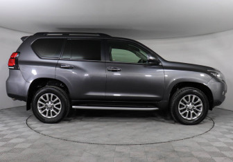 Подержанный автомобиль Toyota Land Cruiser Prado 2018 года (4 фото)