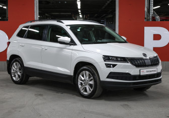 Подержанный автомобиль Skoda Karoq 2020 года (3 фото)