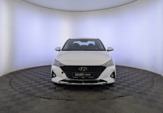Подержанный автомобиль Hyundai Solaris Sedan 2020 года (2 фото)