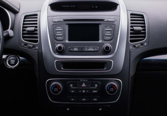 Подержанный автомобиль Kia Sorento 2014 года (14 фото)