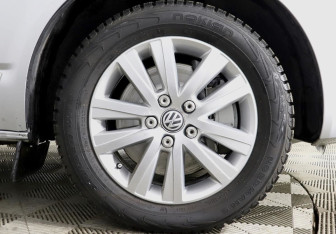 Подержанный автомобиль Volkswagen Multivan 2016 года (5 фото)