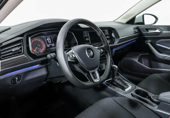 Подержанный автомобиль Volkswagen Jetta Sedan 2021 года (7 фото)