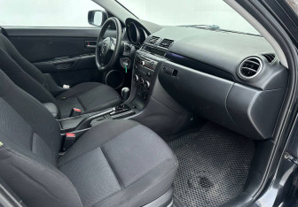 Подержанный автомобиль Mazda 3 Hatchback 2008 года (13 фото)