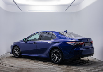 Подержанный автомобиль Toyota Camry Sedan 2021 года (7 фото)