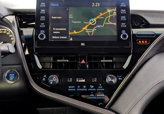 Подержанный автомобиль Toyota Camry Sedan 2021 года (15 фото)