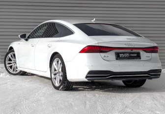 Подержанный автомобиль Audi A7 2021 года (7 фото)