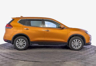 Подержанный автомобиль Nissan X-Trail 2019 года (4 фото)