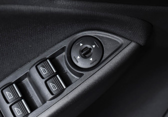 Подержанный автомобиль Ford Focus Wagon 2017 года (12 фото)