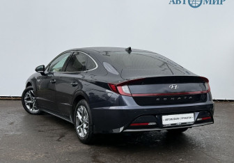 Подержанный автомобиль Hyundai Sonata 2020 года (7 фото)