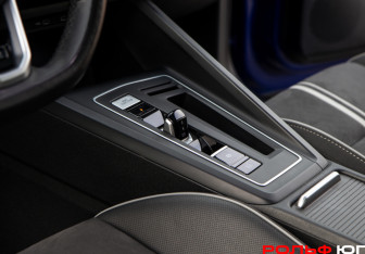 Подержанный автомобиль Volkswagen Golf Hatchback 2021 года (14 фото)