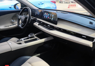 Подержанный автомобиль Chery Arrizo 8 2023 года (7 фото)
