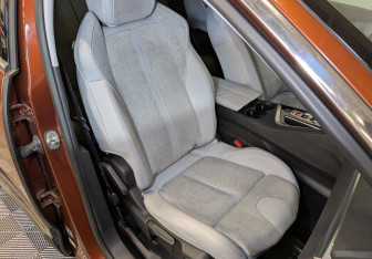 Подержанный автомобиль Peugeot 3008 2019 года (23 фото)