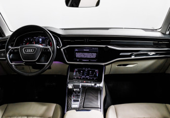 Подержанный автомобиль Audi A6 Sedan 2021 года (11 фото)