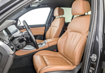 Подержанный автомобиль BMW X5 2019 года (20 фото)