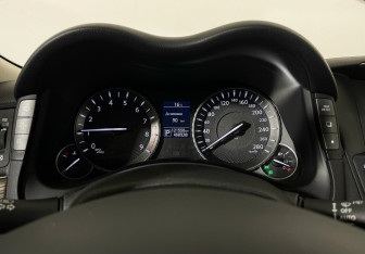 Подержанный автомобиль Infiniti Q70 2016 года (14 фото)
