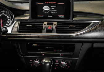 Подержанный автомобиль Audi A6 Sedan 2018 года (12 фото)