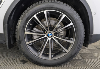 Подержанный автомобиль BMW X3 2020 года (12 фото)