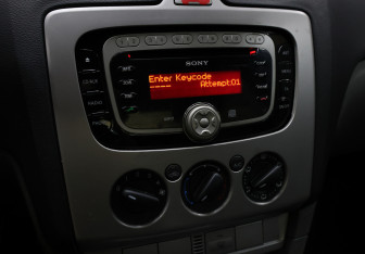 Подержанный автомобиль Ford Focus Sedan 2008 года (16 фото)