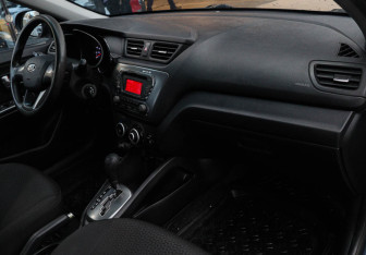 Подержанный автомобиль Kia Rio Hatchback 2012 года (7 фото)