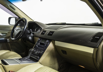 Подержанный автомобиль Volvo XC90 2012 года (9 фото)