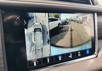 Подержанный автомобиль GMC Yukon 2023 года (42 фото)