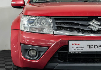 Подержанный автомобиль Suzuki Grand Vitara 2013 года (15 фото)