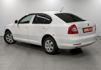 Подержанный автомобиль Skoda Octavia Liftback 2013 года (7 фото)