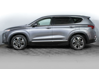 Подержанный автомобиль Hyundai Santa Fe 2018 года (3 фото)