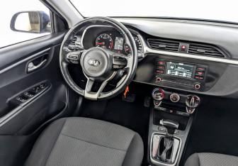 Подержанный автомобиль Kia Rio Hatchback 2021 года (28 фото)