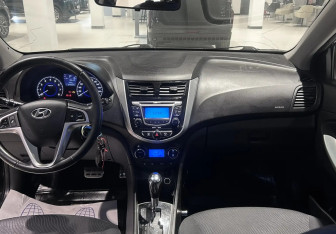 Подержанный автомобиль Hyundai Solaris Sedan 2011 года (9 фото)