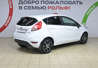 Подержанный автомобиль Ford Fiesta Hatchback 2016 года (4 фото)