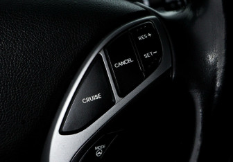 Подержанный автомобиль Hyundai Elantra Sedan 2015 года (11 фото)