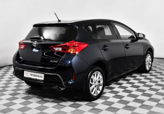 Подержанный автомобиль Toyota Auris Hatchback 2014 года (5 фото)