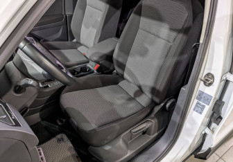 Подержанный автомобиль Volkswagen Tiguan 2021 года (20 фото)