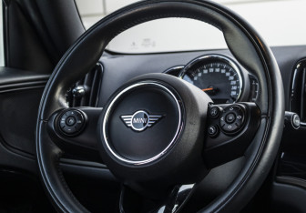 Подержанный автомобиль MINI Countryman 2020 года (13 фото)
