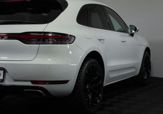 Подержанный автомобиль Porsche Macan 2019 года (25 фото)