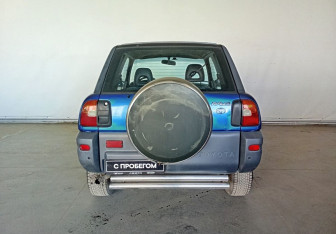 Подержанный автомобиль Toyota RAV4 1995 года (5 фото)