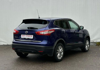 Подержанный автомобиль Nissan Qashqai 2015 года (5 фото)